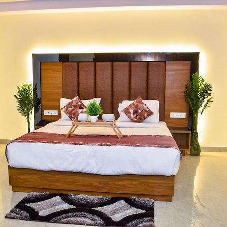 Hotel Yash Palace New Delhi Exterior photo