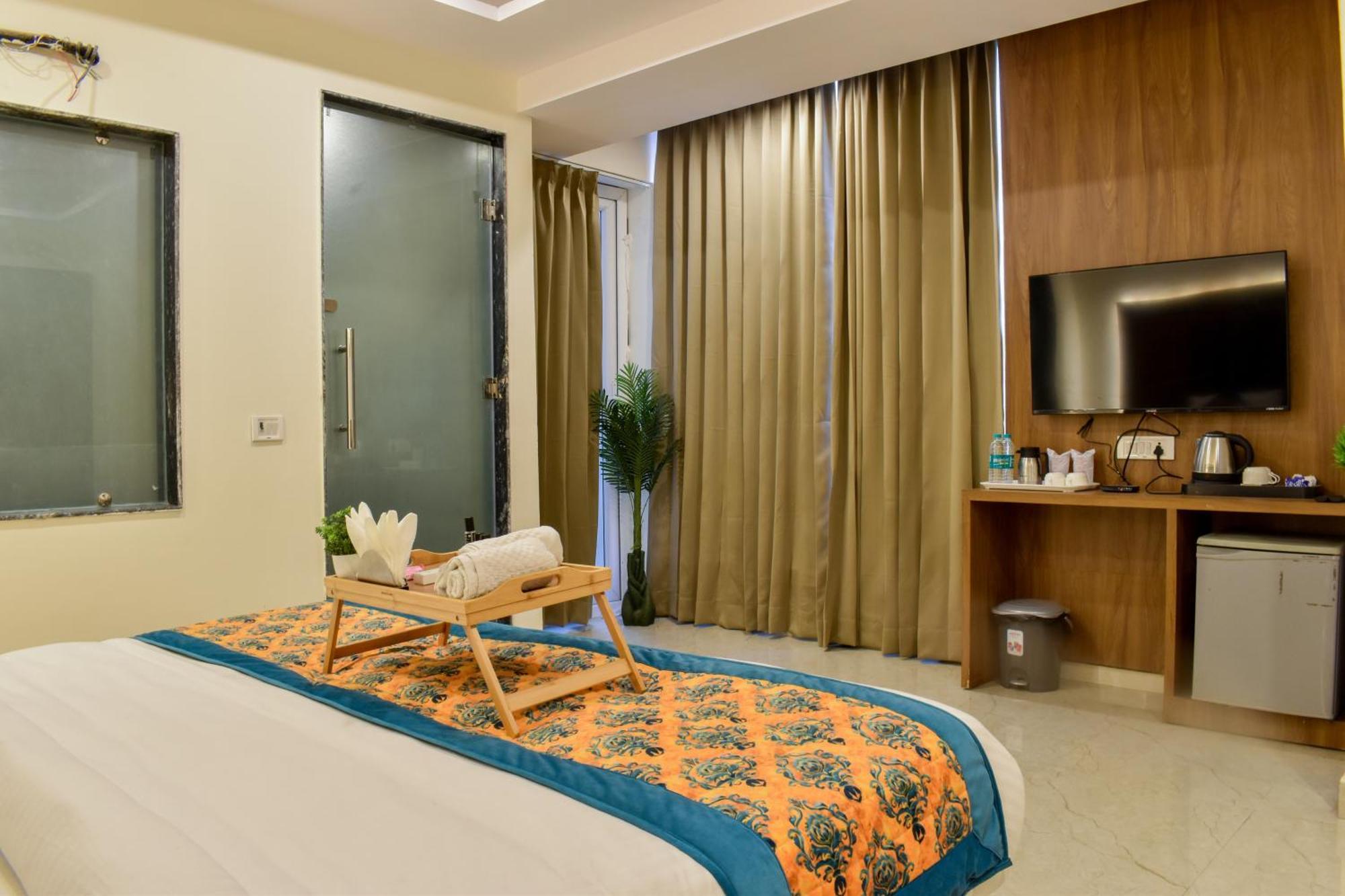 Hotel Yash Palace New Delhi Exterior photo