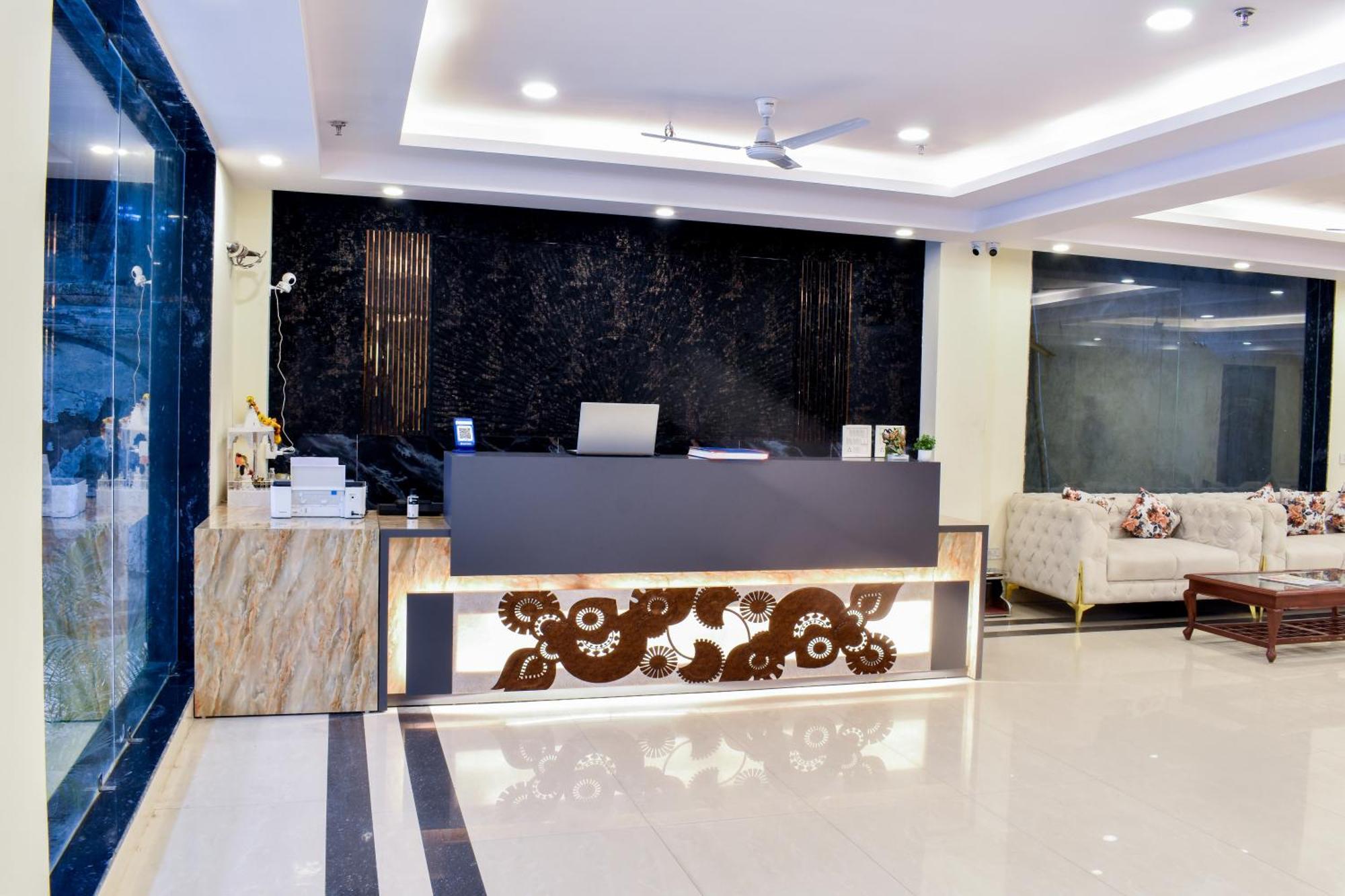 Hotel Yash Palace New Delhi Exterior photo
