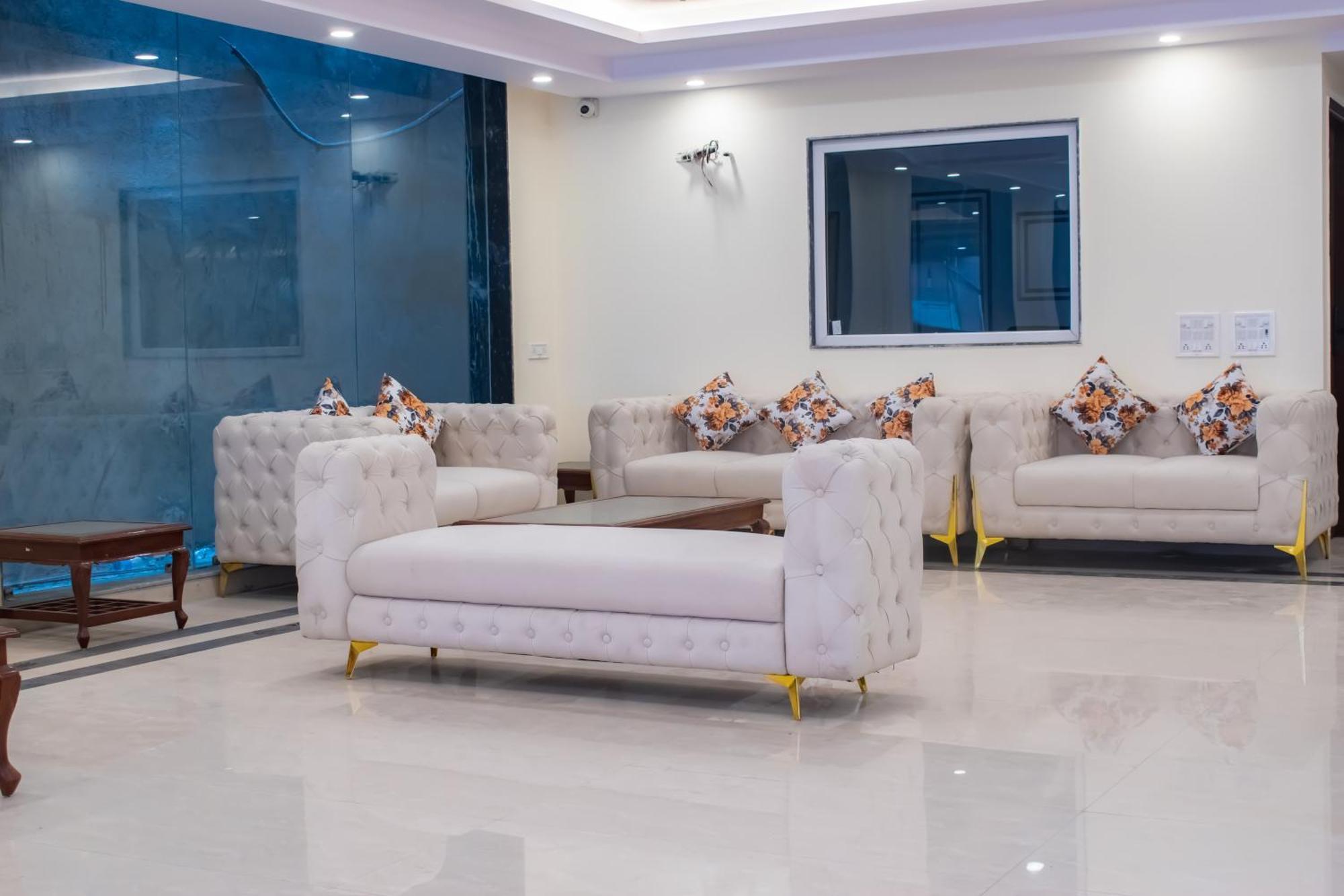 Hotel Yash Palace New Delhi Exterior photo