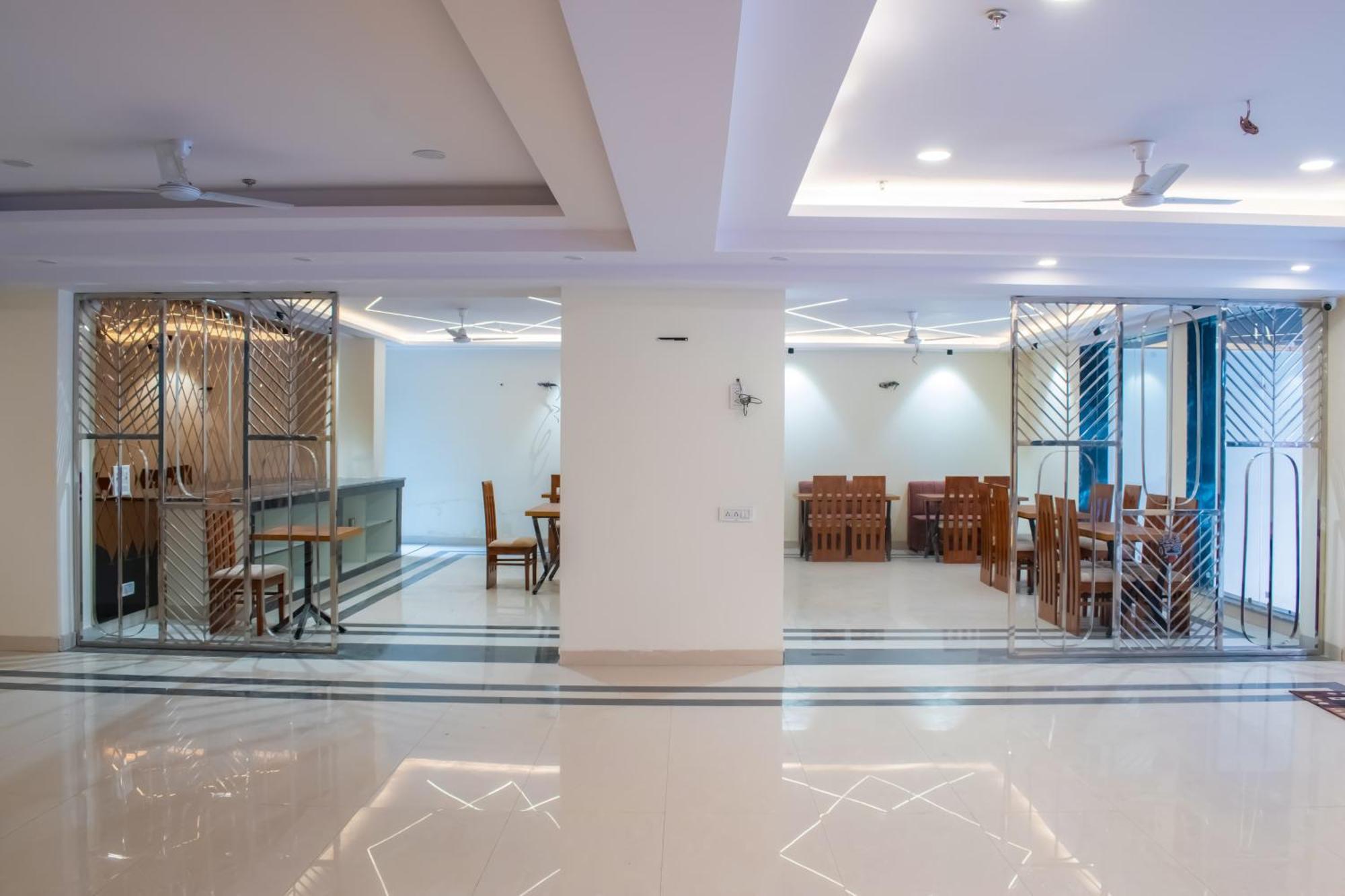 Hotel Yash Palace New Delhi Exterior photo